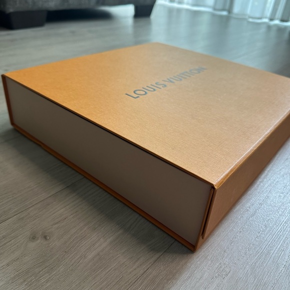Louis Vuitton Gift Box - XL - Picture 2 of 8